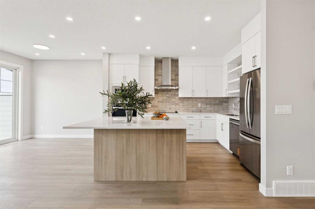 Picture for 215 Greenwich Drive NW