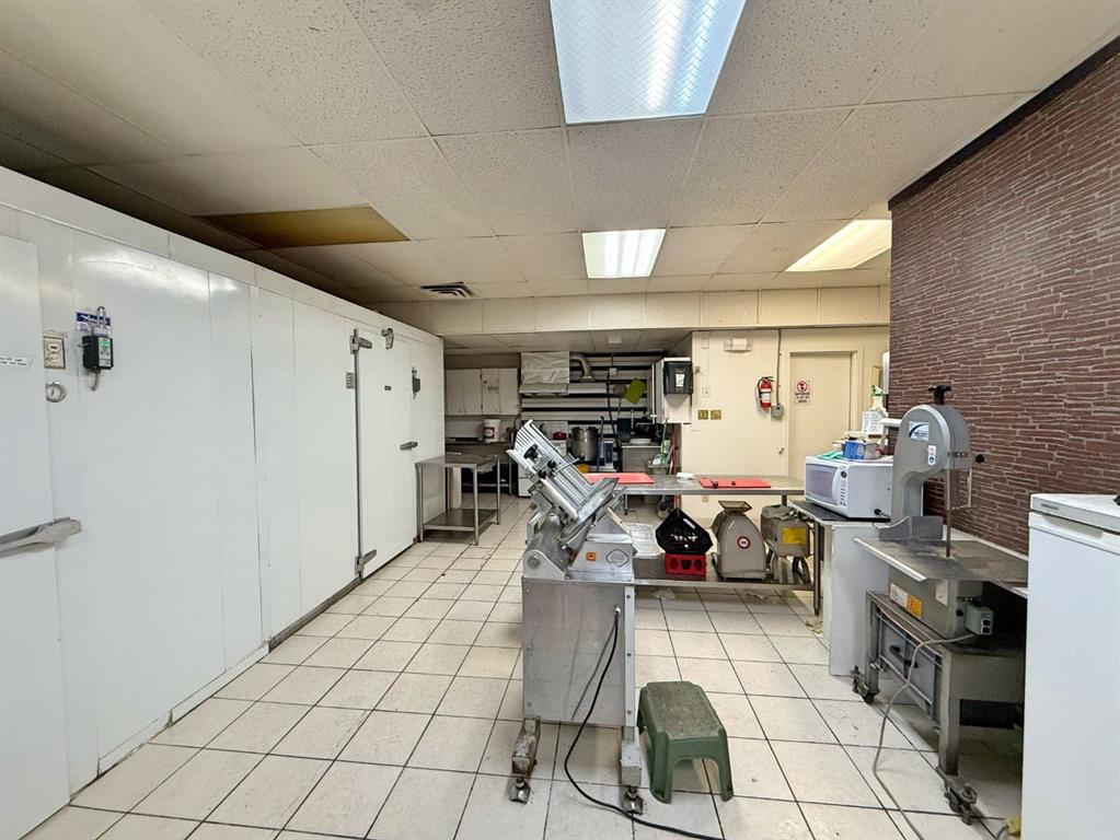 Picture for 33, 3616 52 Avenue NW