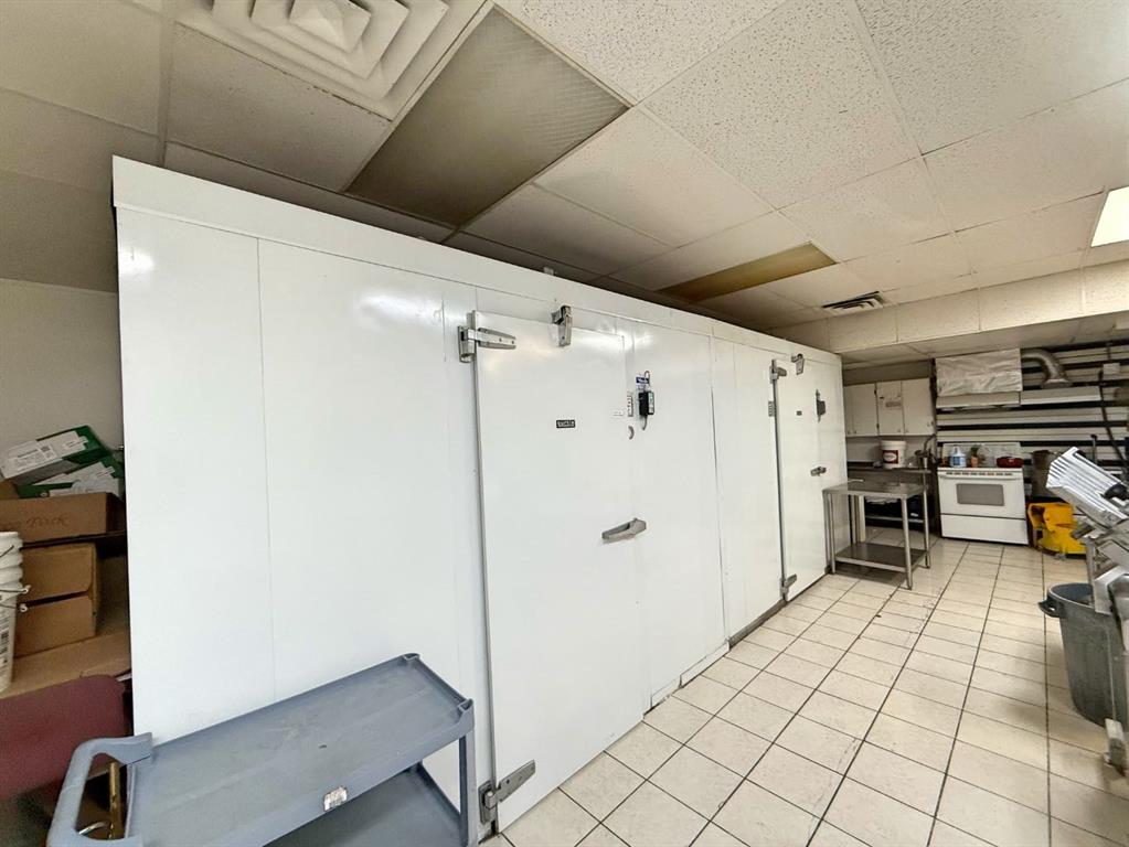 Picture for 33, 3616 52 Avenue NW