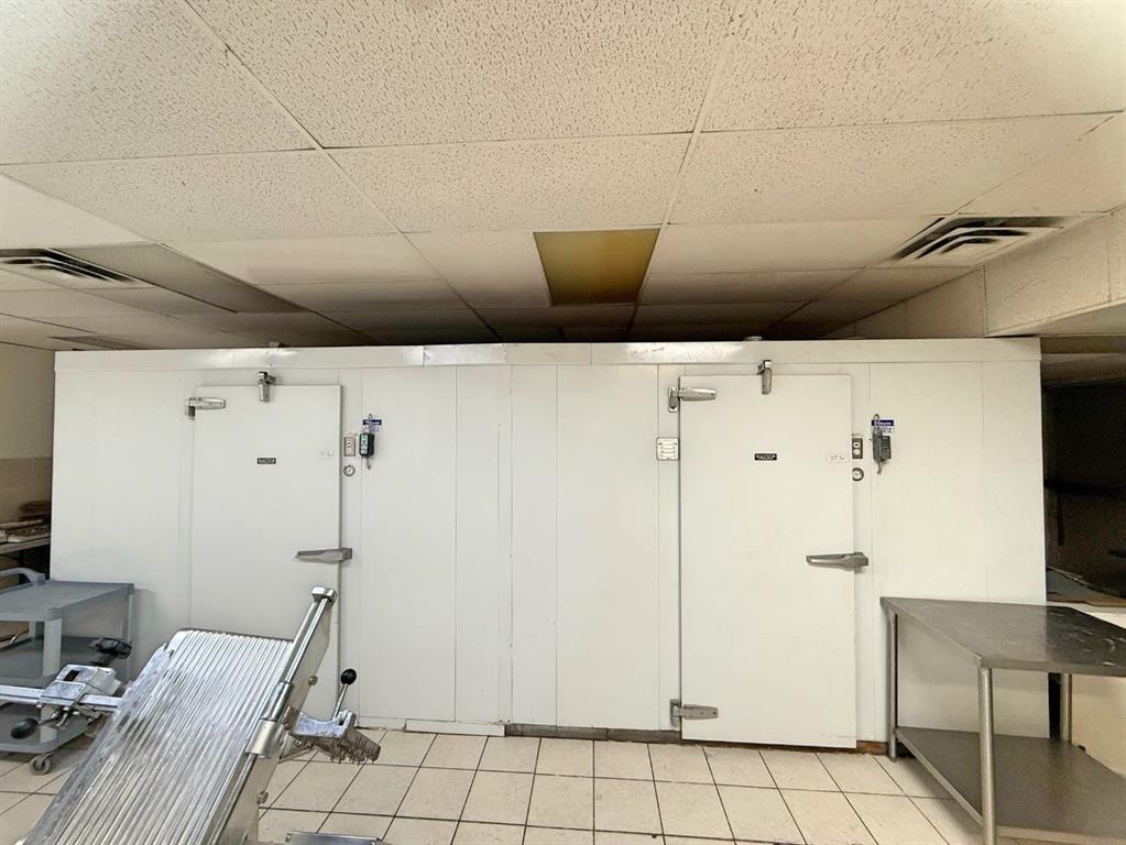 Picture for 33, 3616 52 Avenue NW