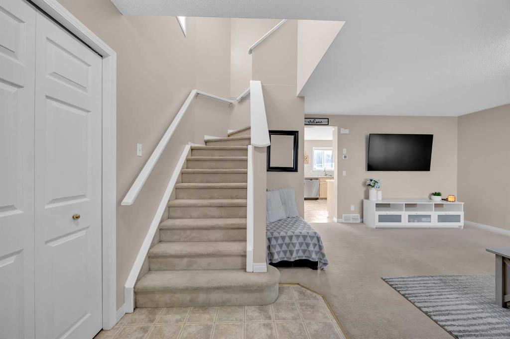 Picture for 26 Saddlemead Close NE