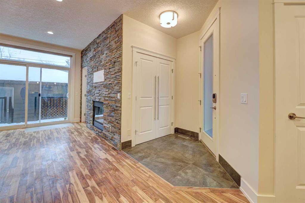 Picture for 2, 308 12 Avenue NE