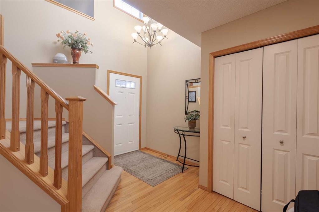 Picture for 20 Tuscany Ridge Crescent NW