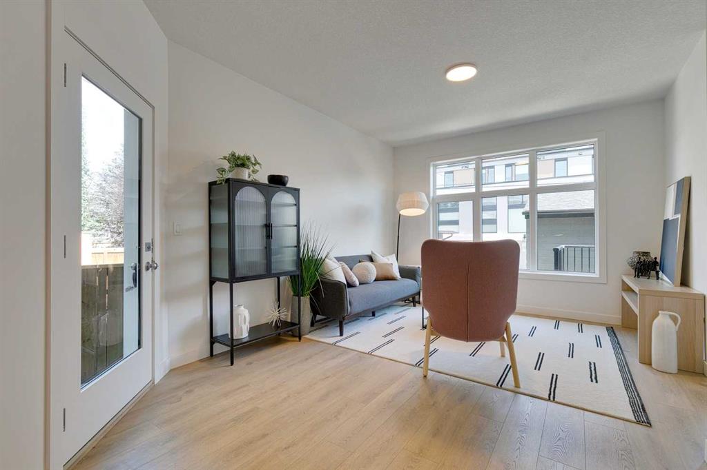 Picture for 2, 4534 17 Avenue NW