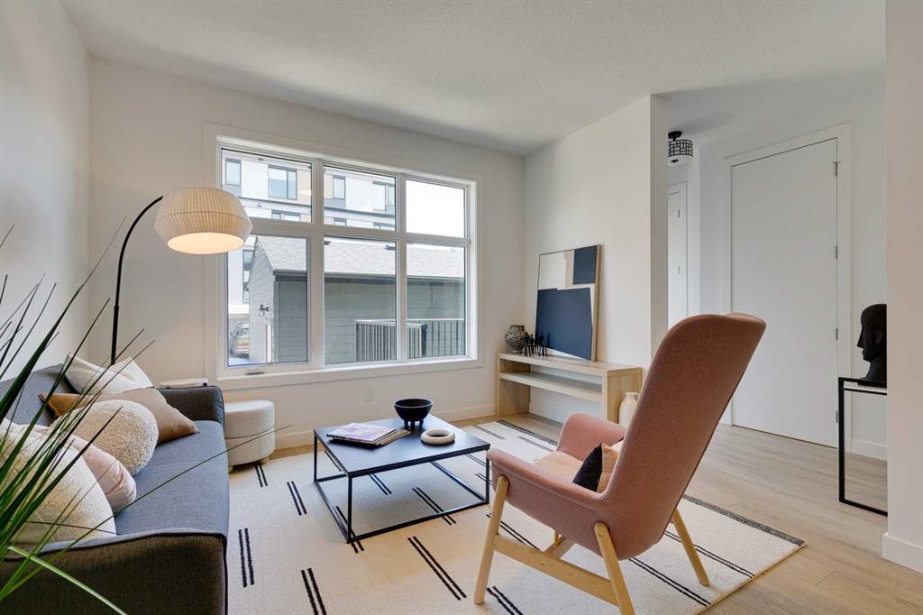 Picture for 2, 4534 17 Avenue NW