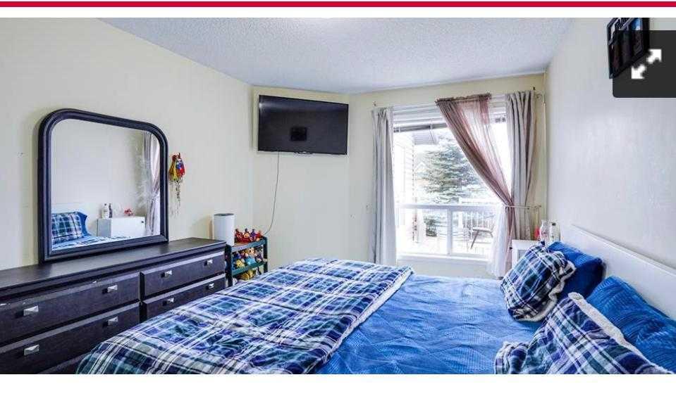 Picture for 74 Tararidge Circle NE