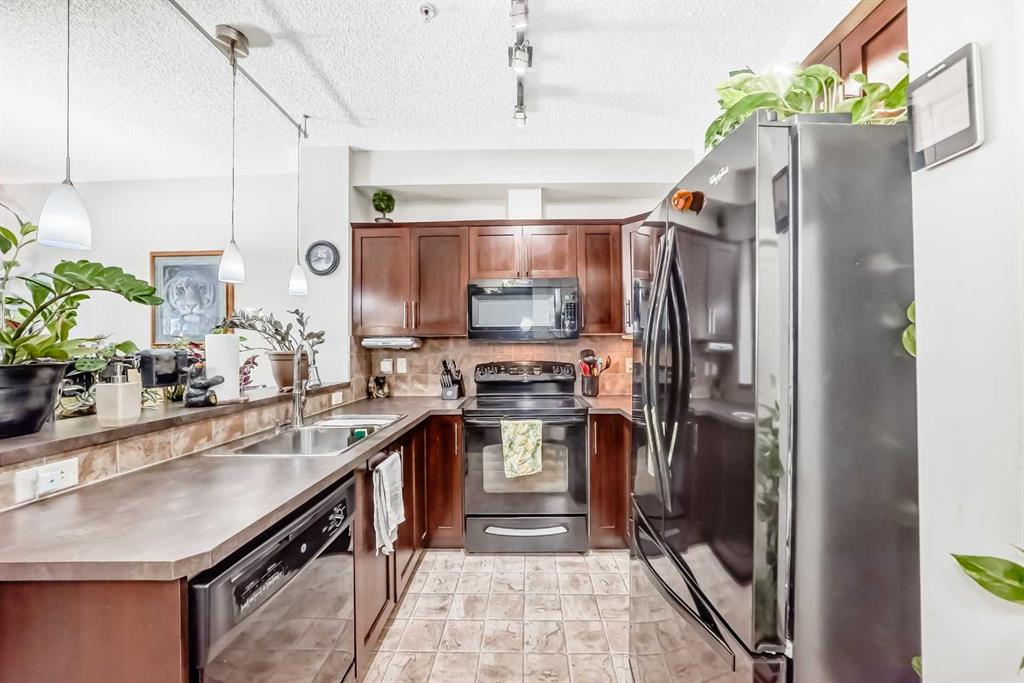 Picture for 113, 201 Sunset Drive 