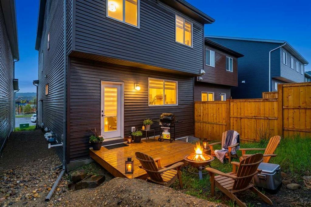 Picture for 184 Rowmont Boulevard NW