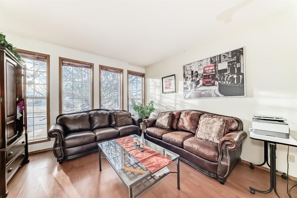 Picture for 68 Laguna Close NE