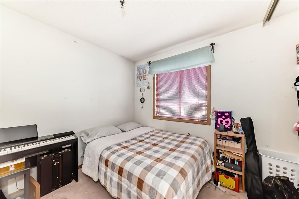 Picture for 68 Laguna Close NE