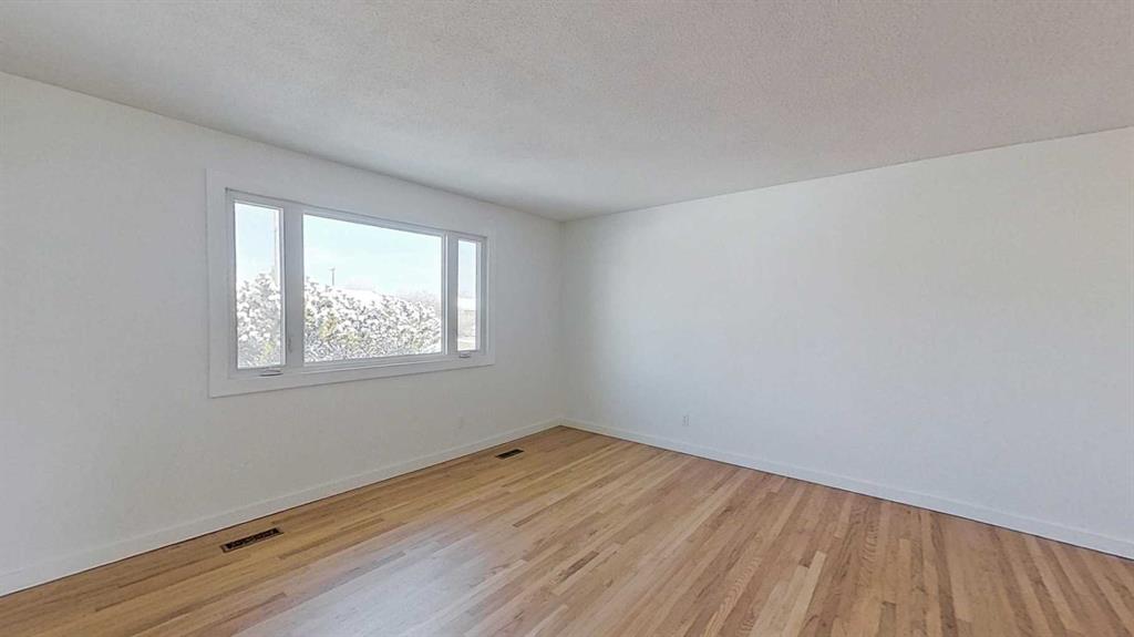 Picture for 2109 17 Avenue 