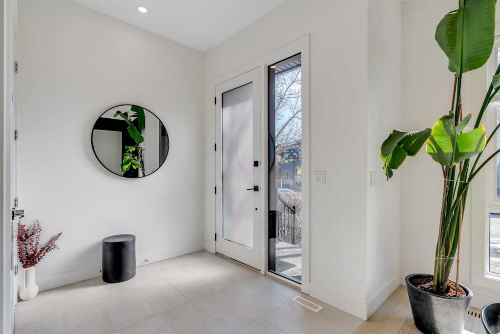 Picture for 2839 35 Street SW