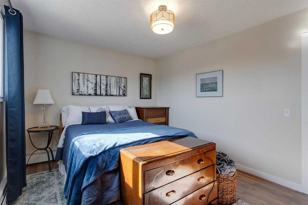 Picture for 301, 2203 14 Street SW