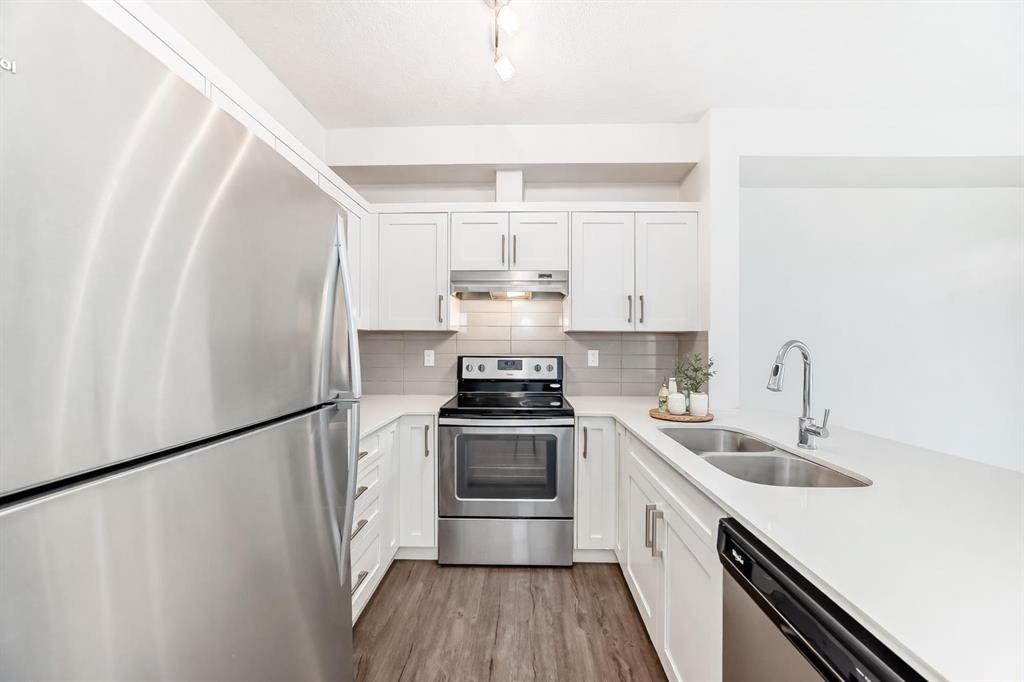 Picture for 211, 10 Walgrove Walk SE