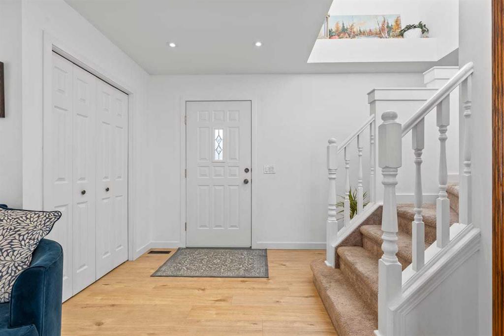 Picture for 72 Crystalridge Crescent 