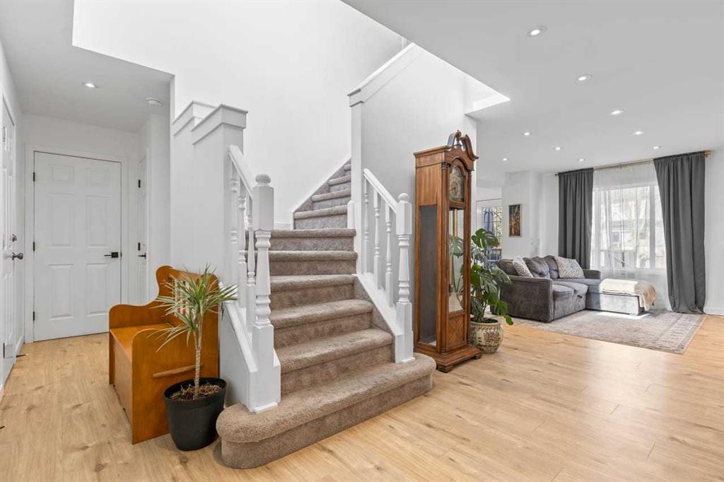 Picture for 72 Crystalridge Crescent 