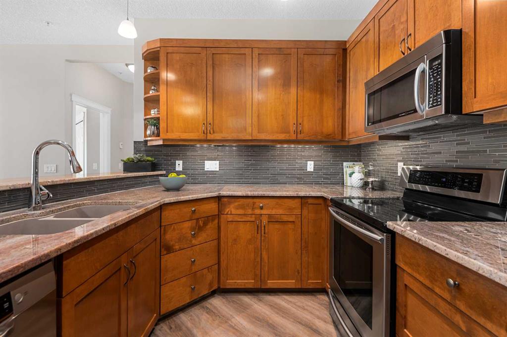 Picture for 7204, 14 Hemlock Crescent SW