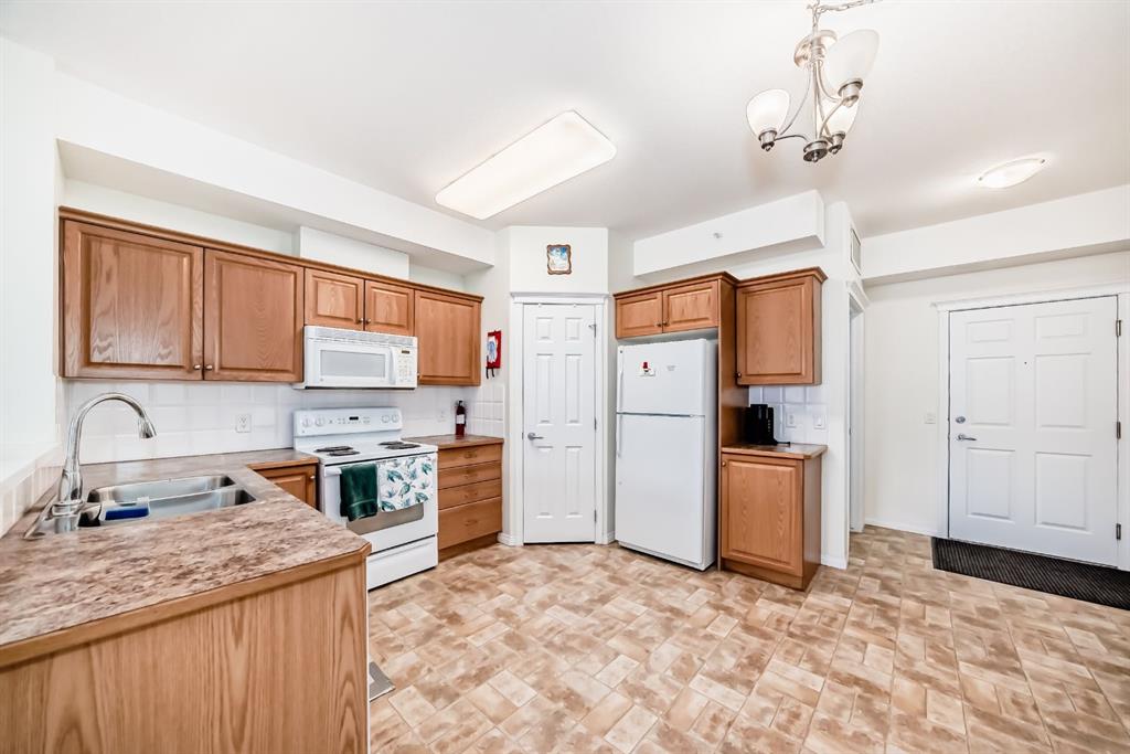 Picture for 446, 15 Everstone Drive SW