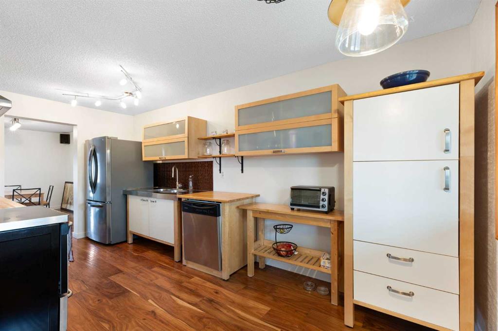 Picture for 84 Abingdon Crescent NE