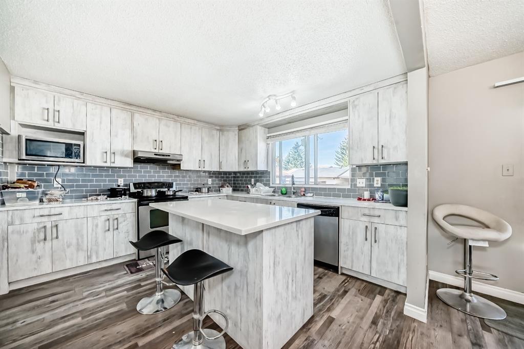 Picture for 28 Rundlelawn Place NE