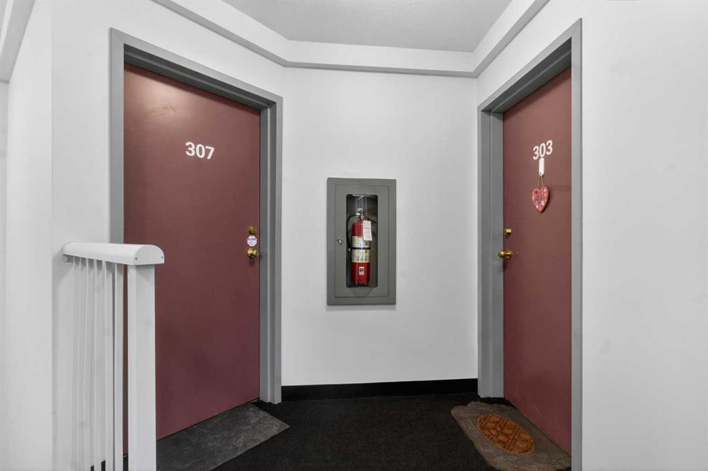 Picture for 307, 1715 35 Street SE