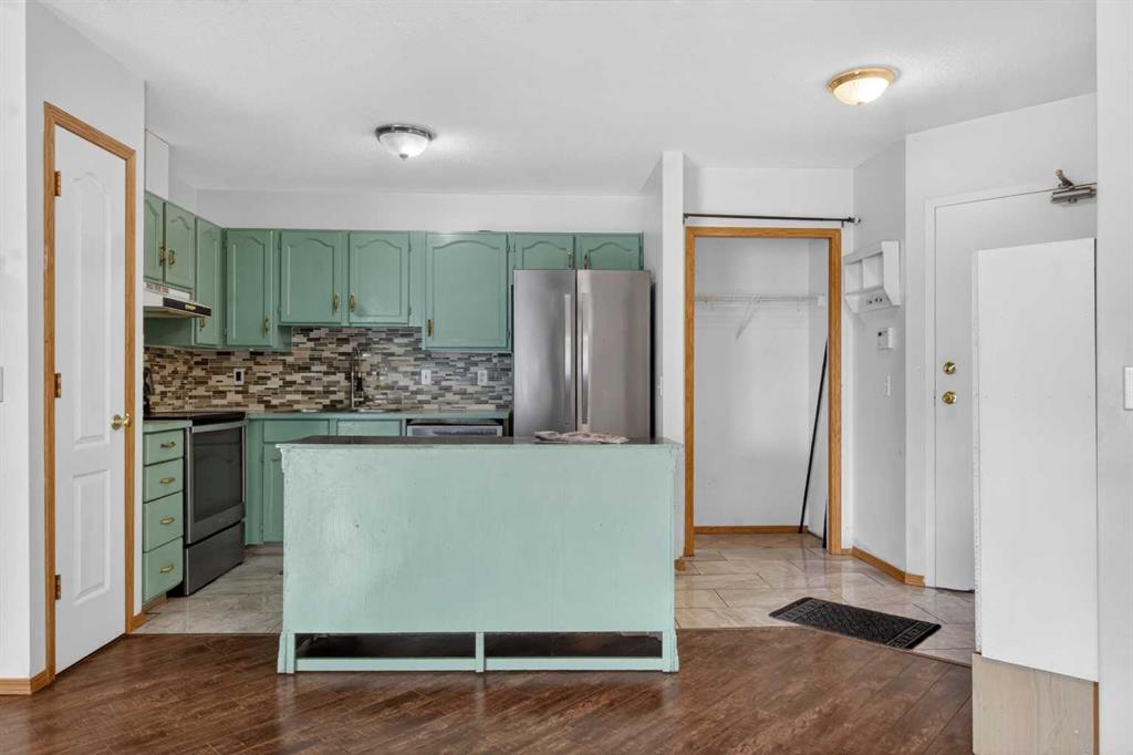 Picture for 307, 1715 35 Street SE