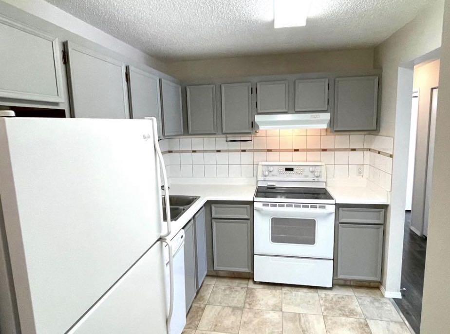 Picture for 81 Cedar Springs Gardens SW