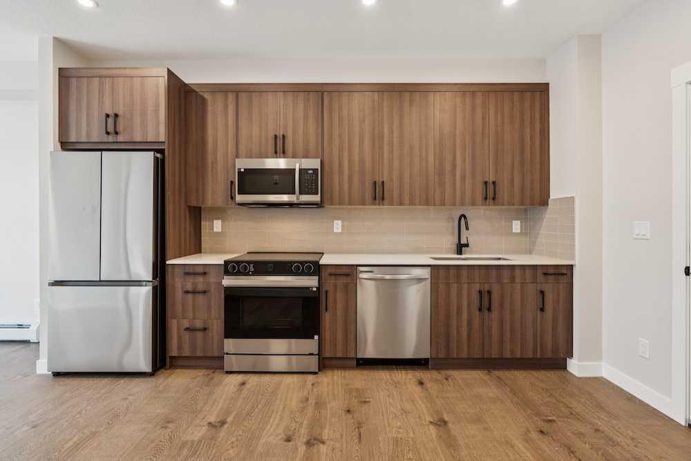 Picture for 1215, 14910 1 Street NW