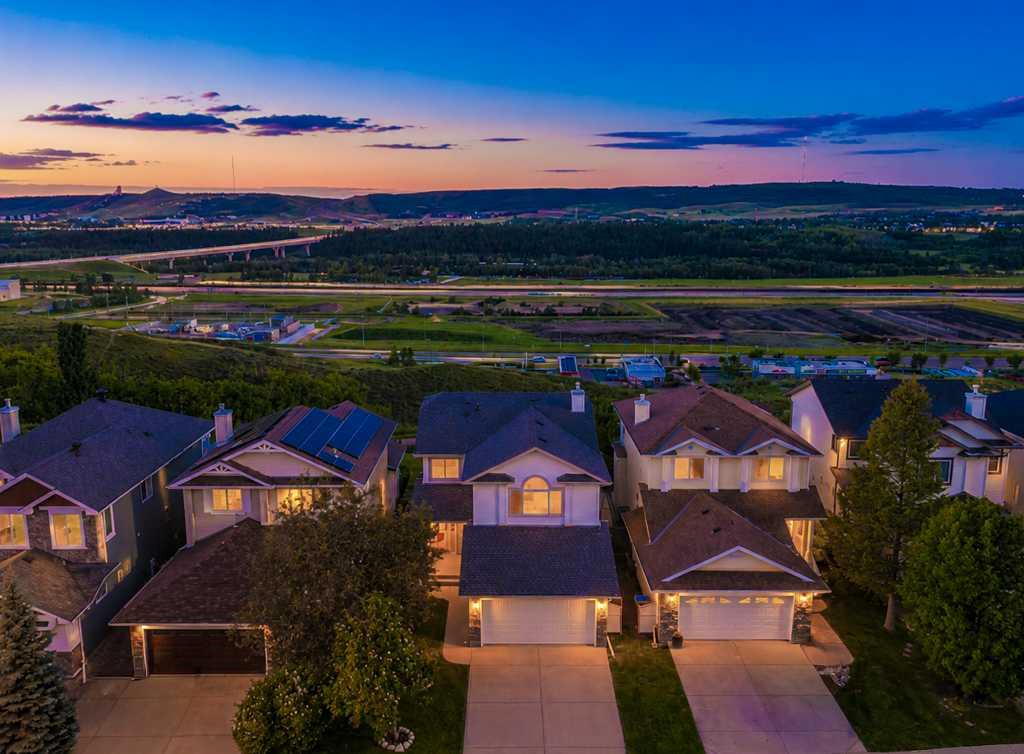 Picture for 126 Tuscany Ravine Close NW
