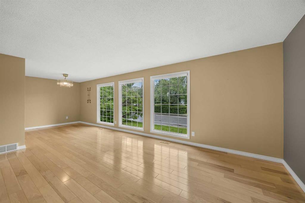 Picture for 4907 Vantage Crescent NW