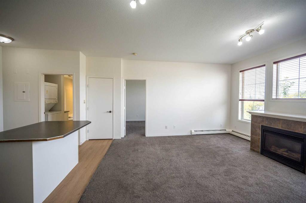 Picture for 310, 1000 Applevillage Court SE https://www.cirrealty.ca/reb/creb/65/A2262965_10.jpg