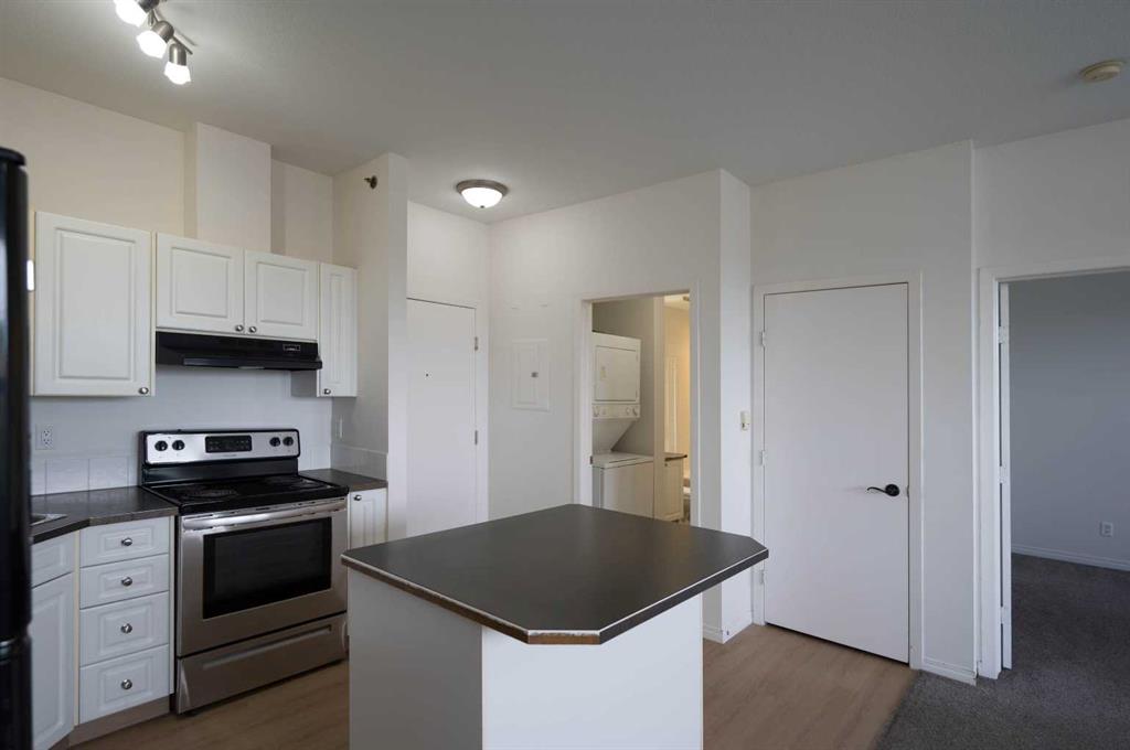 Picture for 310, 1000 Applevillage Court SE https://www.cirrealty.ca/reb/creb/65/A2262965_12.jpg