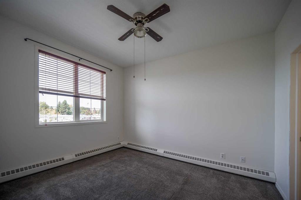 Picture for 310, 1000 Applevillage Court SE https://www.cirrealty.ca/reb/creb/65/A2262965_13.jpg