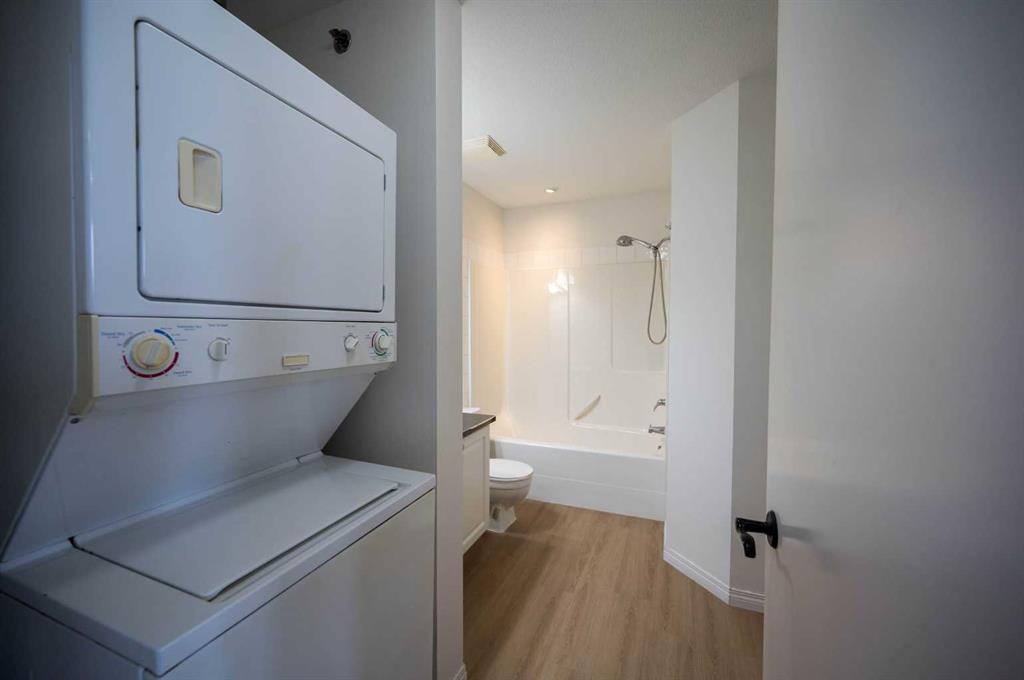 Picture for 310, 1000 Applevillage Court SE https://www.cirrealty.ca/reb/creb/65/A2262965_22.jpg