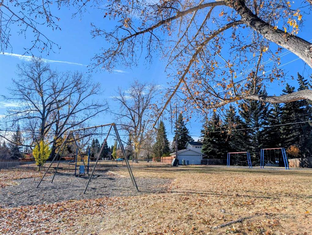 Picture for 12044 Lake Emerald Crescent SE