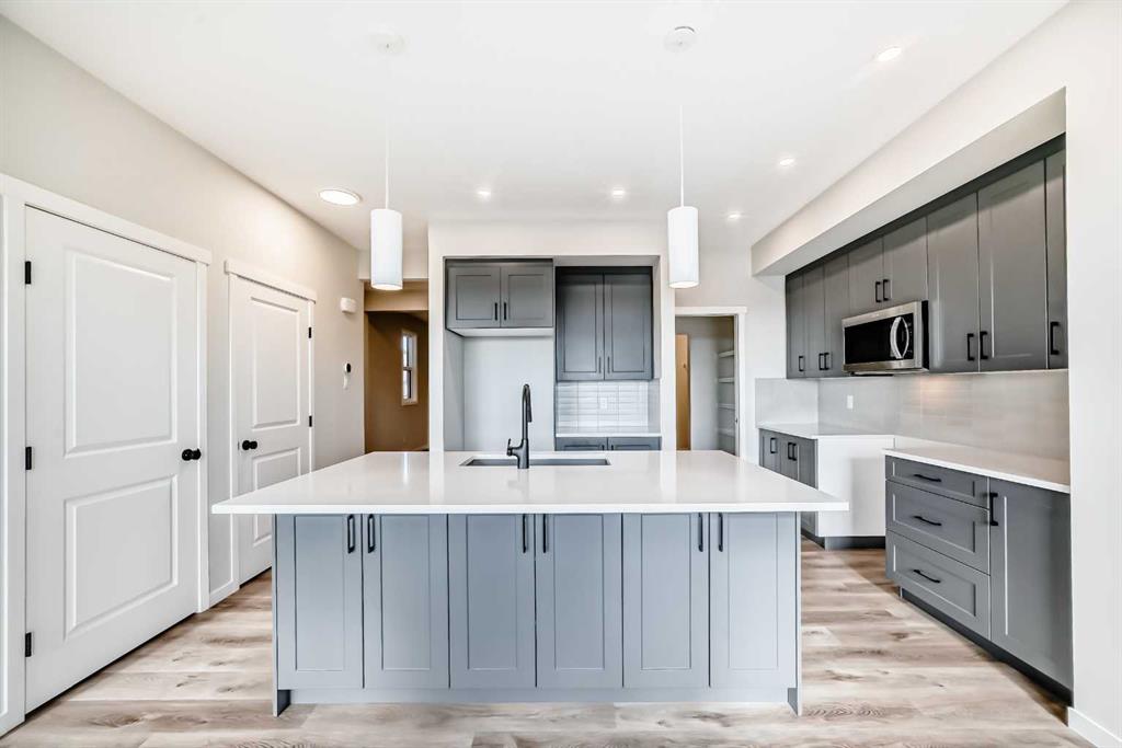 Picture for 111 Mercado Crescent SE