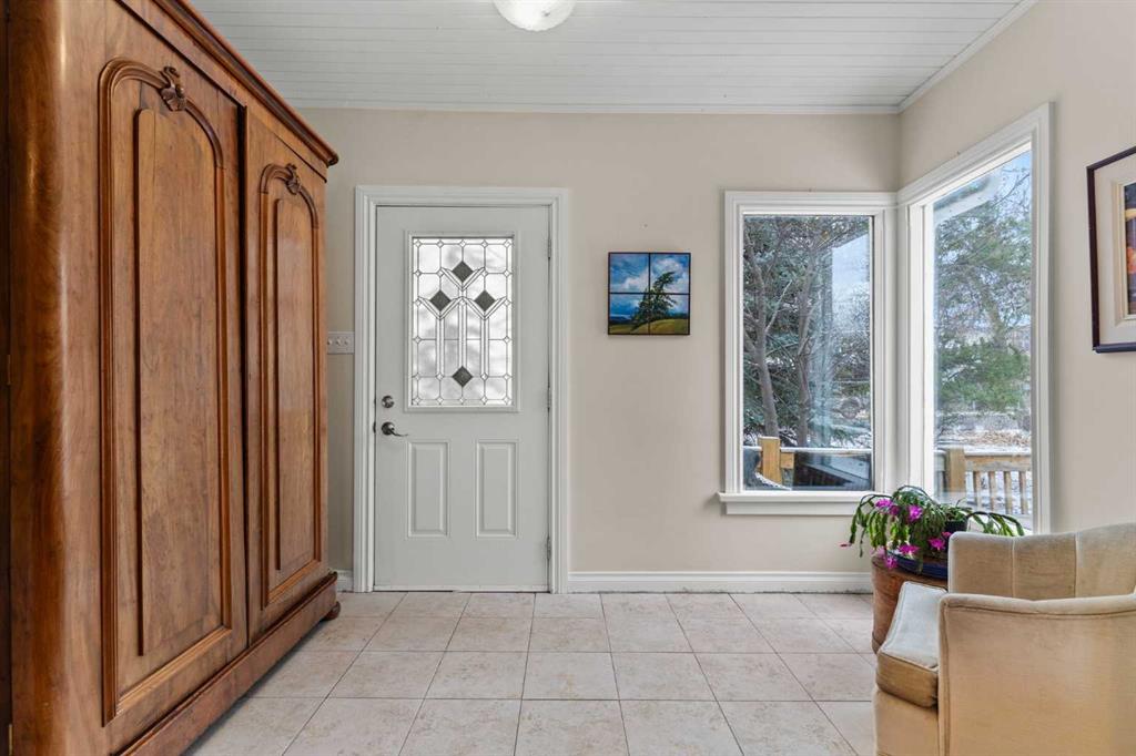 Picture for 656 Royalite Way SE