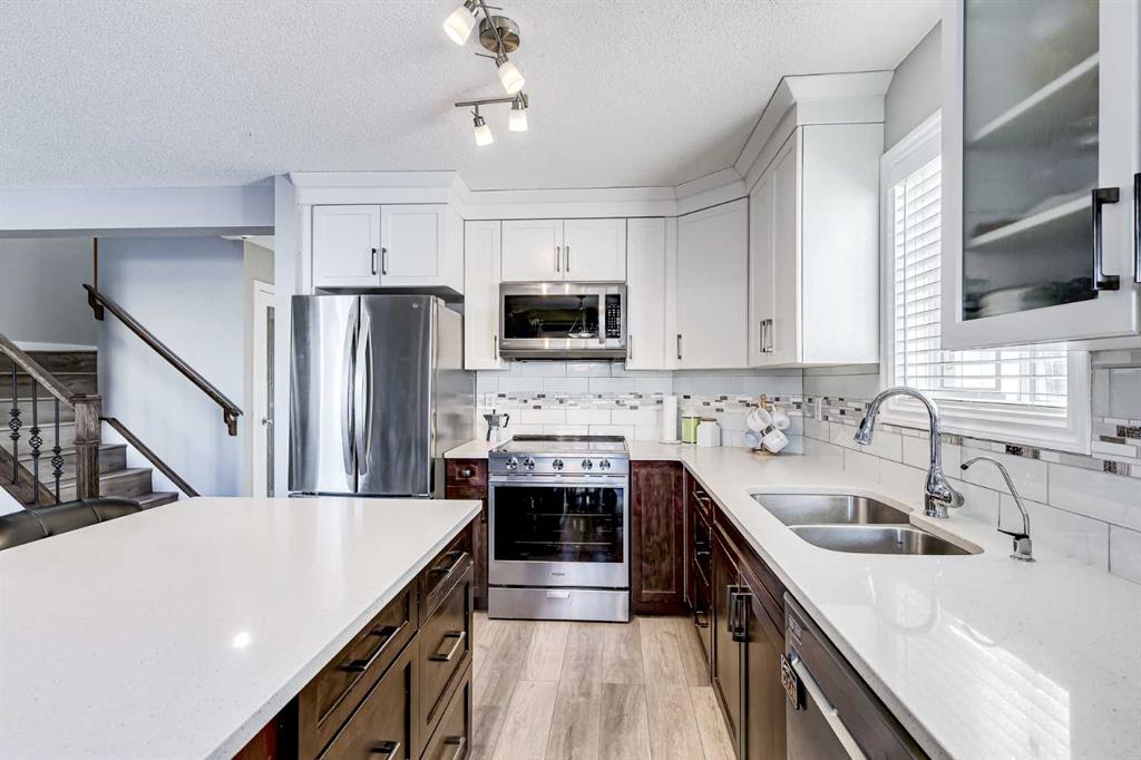 Picture for 72 Saddleback Way NE