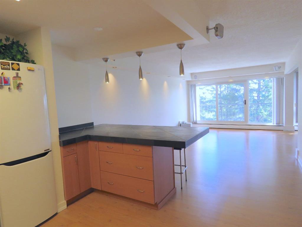 Picture for 204, 328 Cedar Crescent SW