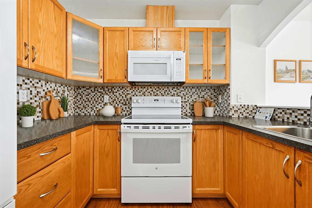 Picture for 132 Royal Birch Mount NW