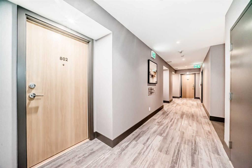 Picture for 802, 530 3 Street SE