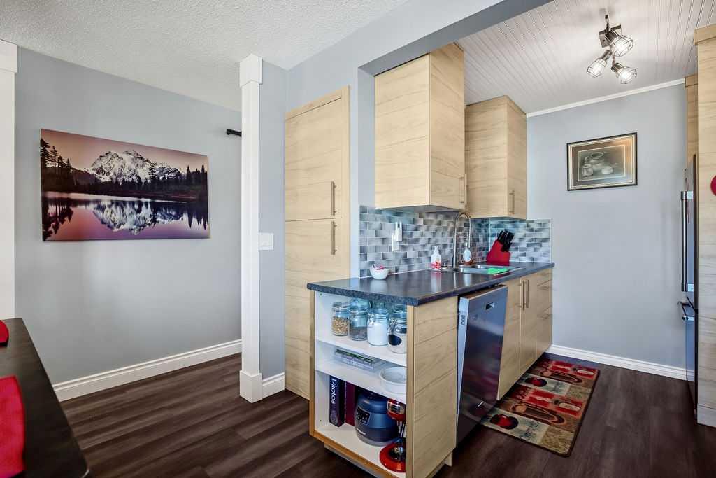 Picture for 4, 51 Big Hill Way SE