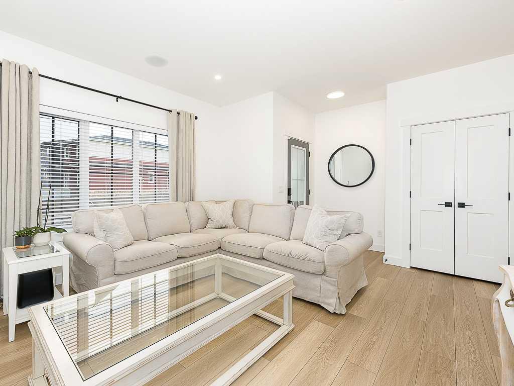 Picture for 613 Lambeau Link SE