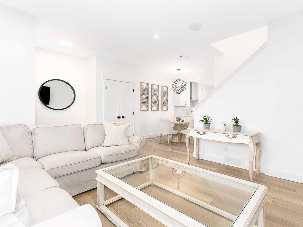 Picture for 613 Lambeau Link SE