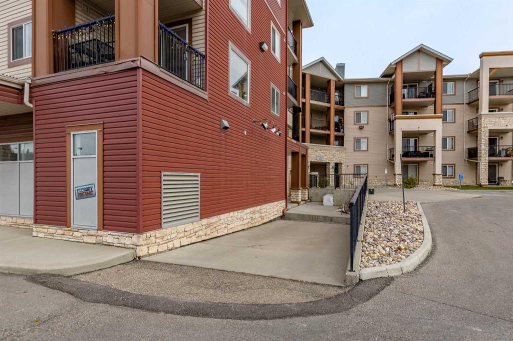 Picture for 4, 505 Railway Street W