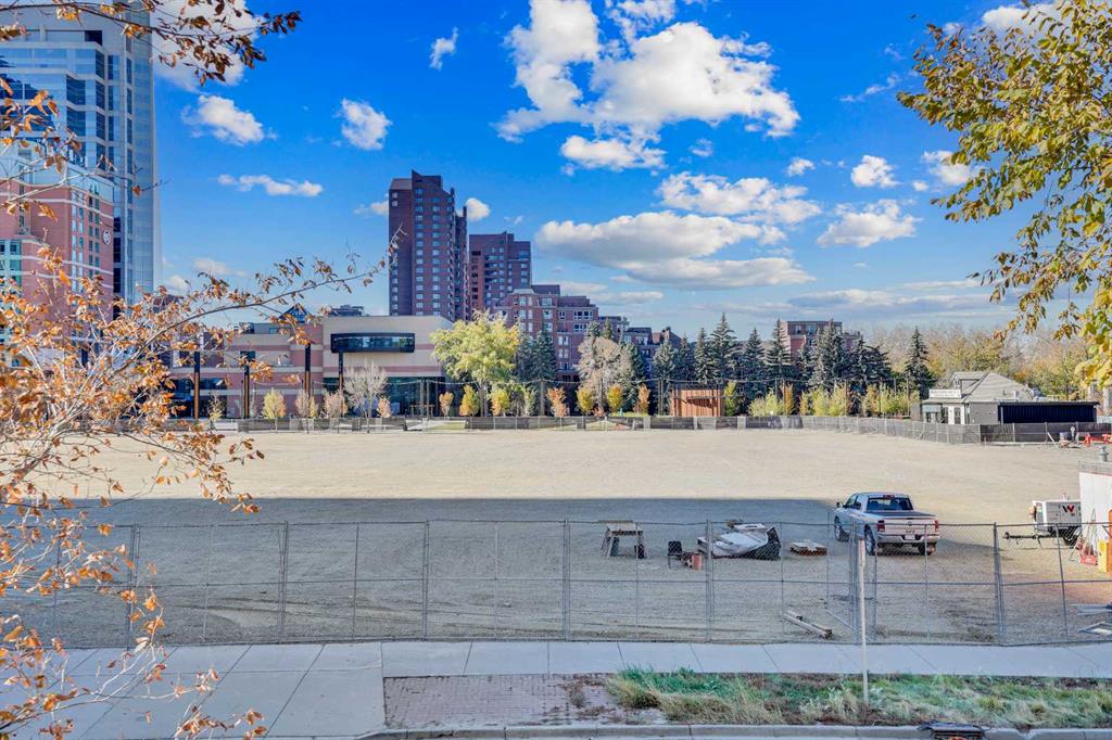 Picture for 205, 128 2 Street SW