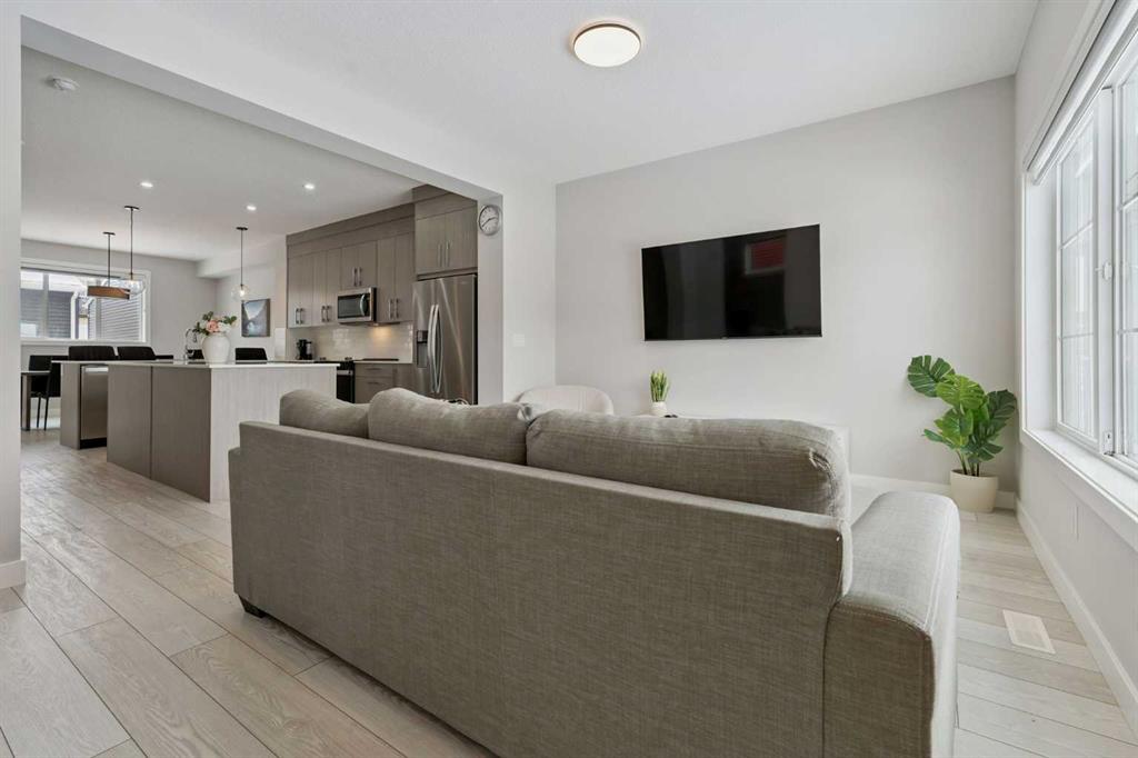 Picture for 556 Chelsea Gardens 