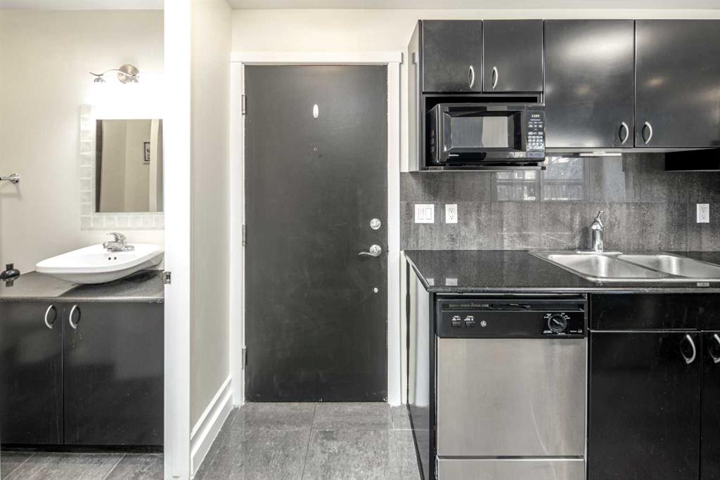 Picture for 204, 706 15 Avenue SW