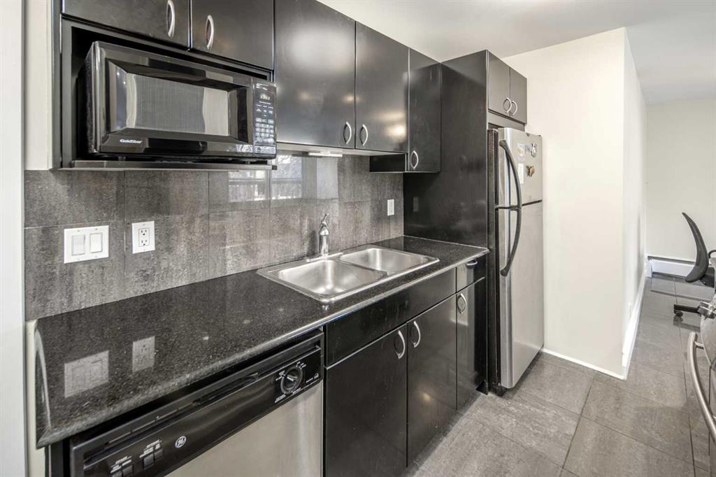 Picture for 204, 706 15 Avenue SW