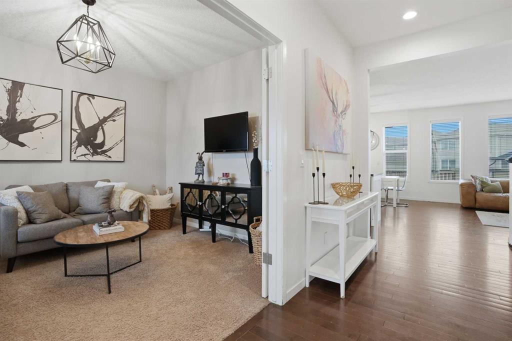 Picture for 119 Prestwick Terrace SE